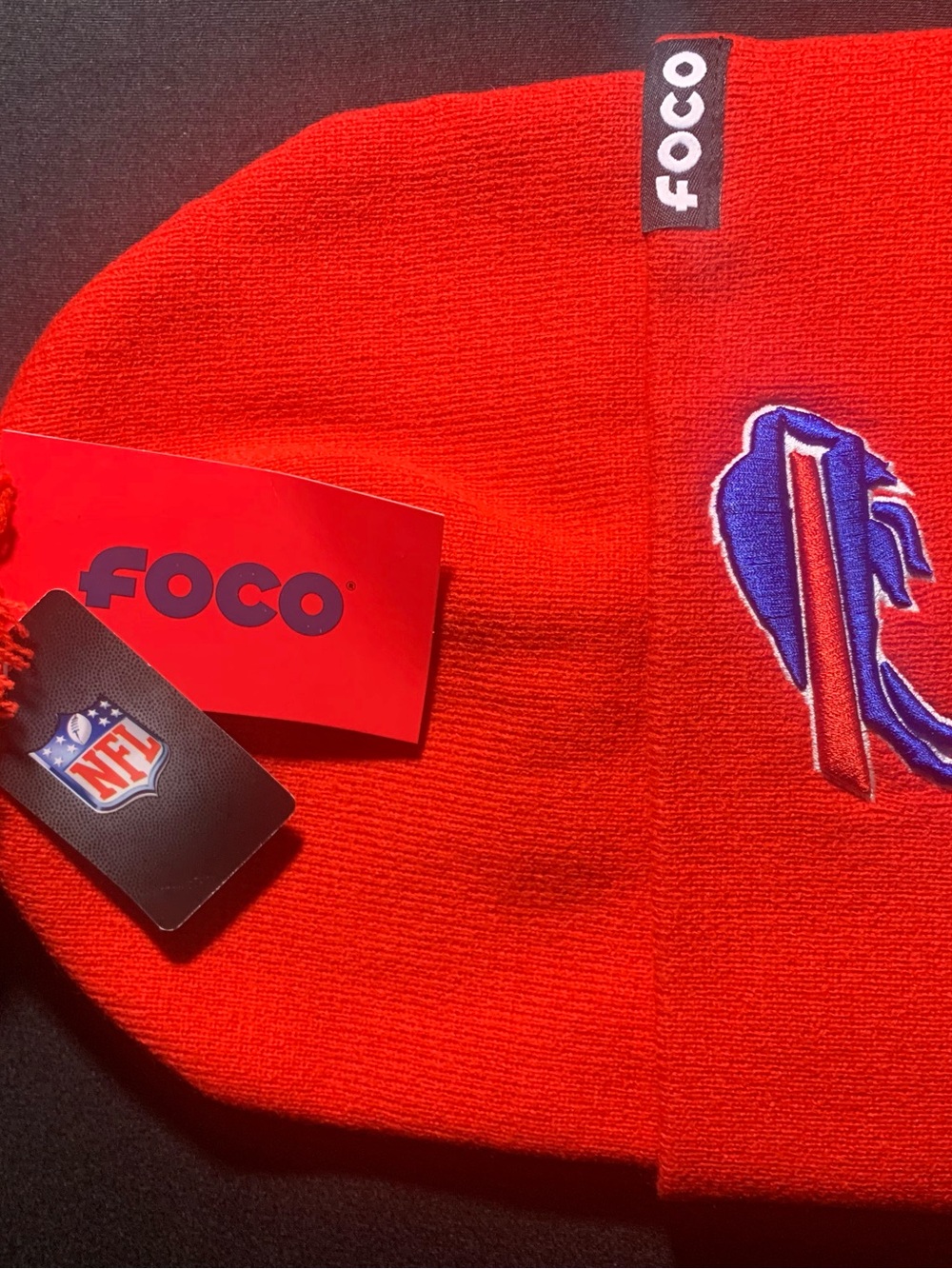 FOCO Buffalo Bills Red Pom Beanie NFL Logo Knit Winter Hat NWT One Size Football
